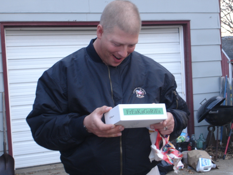 Robin missed Freaksmas... so he gets to open his present at Trivia